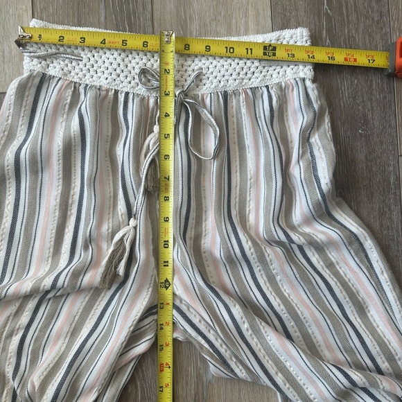 🛍️ Surf Gypsy multi color pants with elastic waist comfortable and lightweight. - Picture 2 of 7